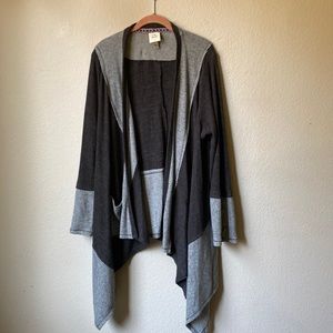 Coverup no button sweater.